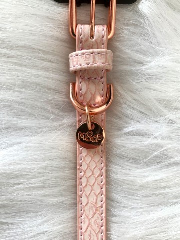 Milk and Pepper Safira Rose Details