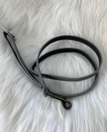 Milk and Pepper Safira Grey Riem Details