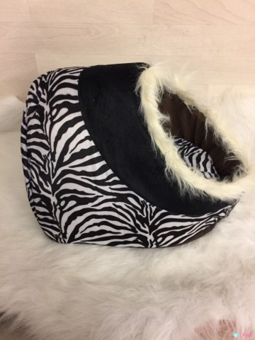 Cuddle Nest Tosca Zebra 1