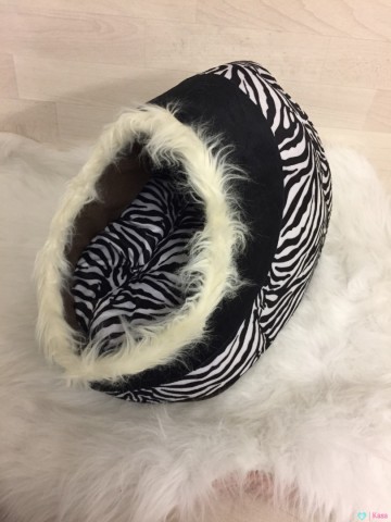 Cuddle Nest Tosca Zebra 2