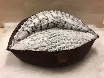 JV Snakeskin Snuggle Nest 1