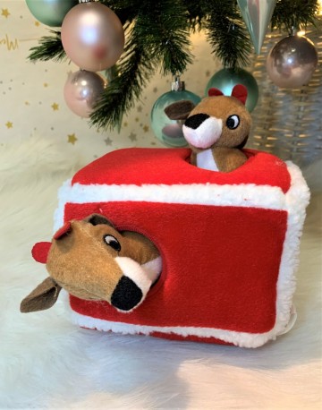 ZippyPaws Holiday Zippy Burrow Reindeer Pen0